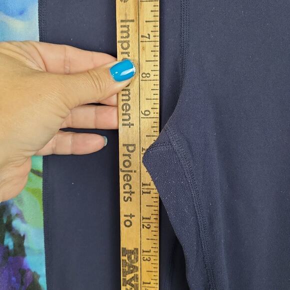 Athleta Womens Blue Floral Side Panels Inside Pocket Compression Leggings Size M - Picture 8 of 9